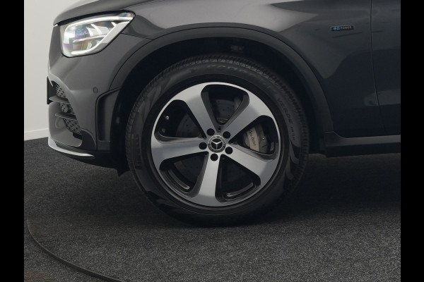 Mercedes-Benz GLC 300e 4MATIC Premium Plug In Hybrid 320pk PHEV | Trekhaak Af Fabriek | Panodak | Adaptive Cruise | Camera | Alcantara Sportstoelen Memory & Verwarmd | Sfeerverlichting | Apple Carplay | Blis | Navigatie | DAB |