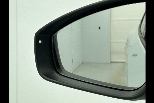 Volkswagen ID.4 Life 77 kWh Auto. Navigatie Apple Carplay/Android Auto Adaptive Cruise Control Parkeersensoren Stoel- en stuurverwarming Full Led Climate Control Lichtmetalen velgen