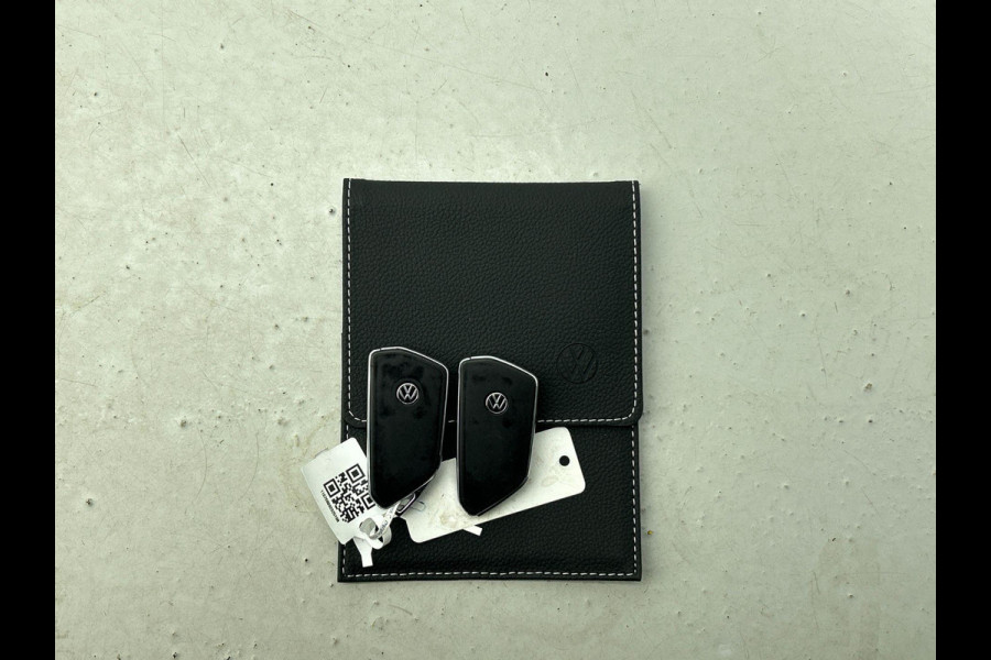 Volkswagen ID.4 Life 77 kWh Auto. Navigatie Apple Carplay/Android Auto Adaptive Cruise Control Parkeersensoren Stoel- en stuurverwarming Full Led Climate Control Lichtmetalen velgen