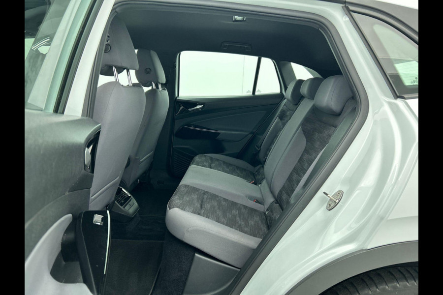 Volkswagen ID.4 Life 77 kWh Auto. Navigatie Apple Carplay/Android Auto Adaptive Cruise Control Parkeersensoren Stoel- en stuurverwarming Full Led Climate Control Lichtmetalen velgen