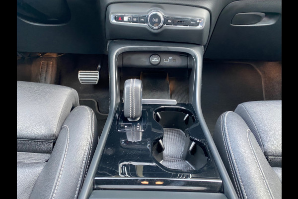 Volvo XC40 Recharge P8 AWD R-Design Panoramadak Vol Leder 92% SOH NL-Auto Rijklaarprijs!