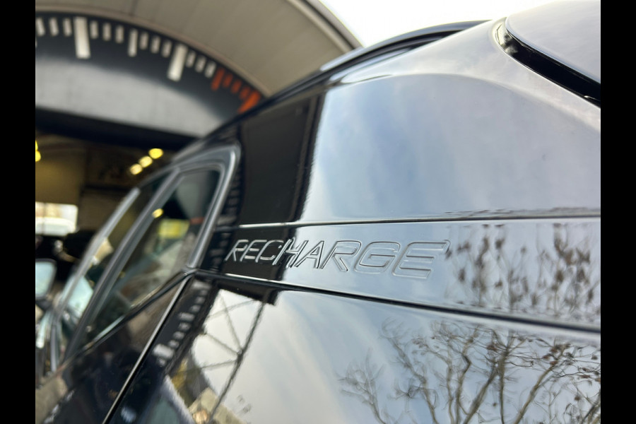 Volvo XC40 Recharge P8 AWD R-Design Panoramadak Vol Leder 92% SOH NL-Auto Rijklaarprijs!