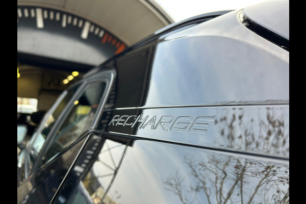 Volvo XC40 Recharge P8 AWD R-Design Panoramadak Vol Leder 92% SOH NL-Auto Rijklaarprijs!