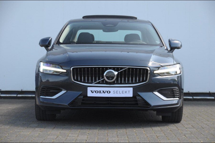 Volvo S60 T6 350PK Automaat Recharge Ultimate Bright / Head-up display / Harman Kardon audio / Panoramadak / BLIS / Elektrisch bedienbare voorstoelen / Memory seats / Verwarmbare stoelen / Keyless entry /