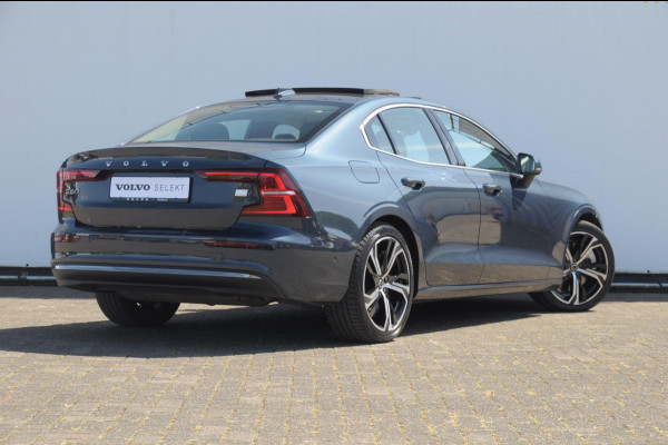 Volvo S60 T6 350PK Automaat Recharge Ultimate Bright / Head-up display / Harman Kardon audio / Panoramadak / BLIS / Elektrisch bedienbare voorstoelen / Memory seats / Verwarmbare stoelen / Keyless entry /
