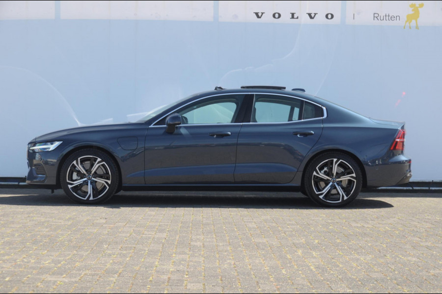 Volvo S60 T6 350PK Automaat Recharge Ultimate Bright / Head-up display / Harman Kardon audio / Panoramadak / BLIS / Elektrisch bedienbare voorstoelen / Memory seats / Verwarmbare stoelen / Keyless entry /