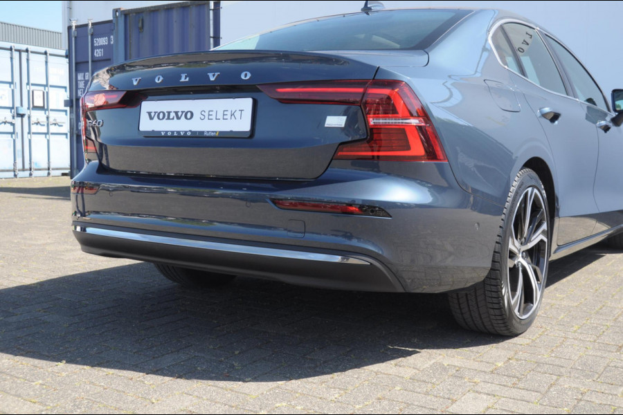 Volvo S60 T6 350PK Automaat Recharge Ultimate Bright / Head-up display / Harman Kardon audio / Panoramadak / BLIS / Elektrisch bedienbare voorstoelen / Memory seats / Verwarmbare stoelen / Keyless entry /
