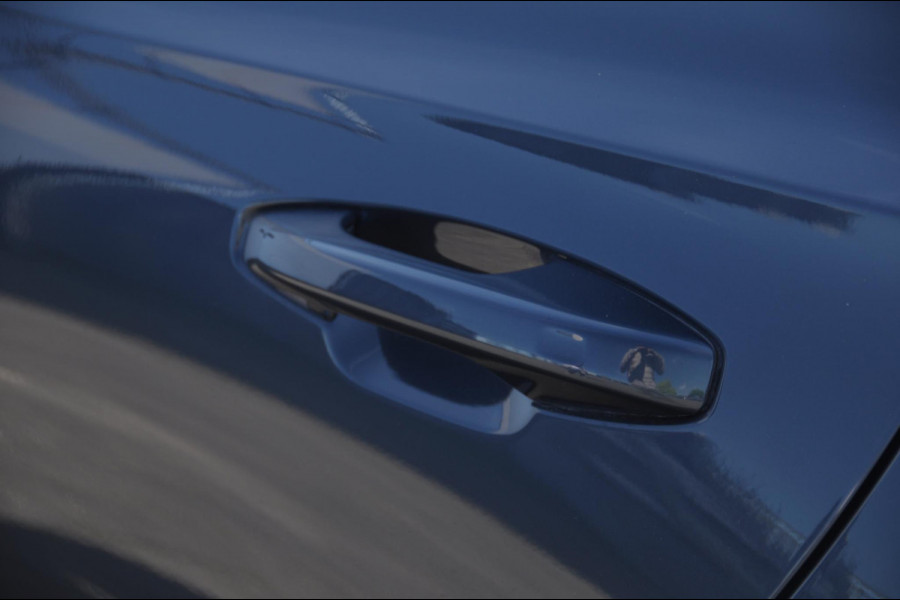 Volvo S60 T6 350PK Automaat Recharge Ultimate Bright / Head-up display / Harman Kardon audio / Panoramadak / BLIS / Elektrisch bedienbare voorstoelen / Memory seats / Verwarmbare stoelen / Keyless entry /