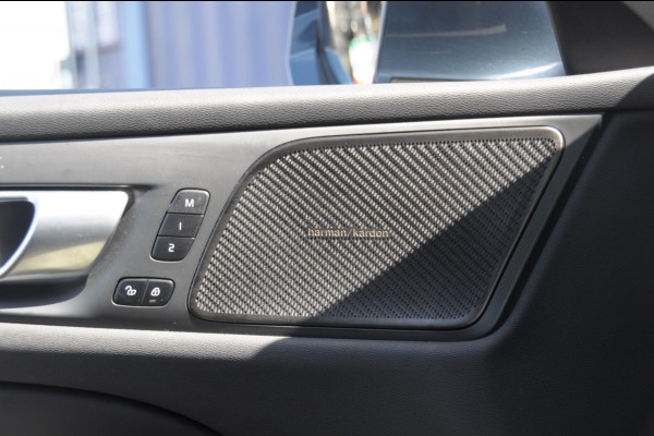 Volvo S60 T6 350PK Automaat Recharge Ultimate Bright / Head-up display / Harman Kardon audio / Panoramadak / BLIS / Elektrisch bedienbare voorstoelen / Memory seats / Verwarmbare stoelen / Keyless entry /