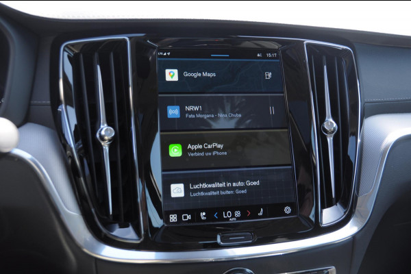 Volvo S60 T6 350PK Automaat Recharge Ultimate Bright / Head-up display / Harman Kardon audio / Panoramadak / BLIS / Elektrisch bedienbare voorstoelen / Memory seats / Verwarmbare stoelen / Keyless entry /