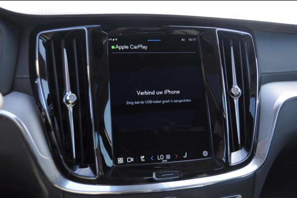 Volvo S60 T6 350PK Automaat Recharge Ultimate Bright / Head-up display / Harman Kardon audio / Panoramadak / BLIS / Elektrisch bedienbare voorstoelen / Memory seats / Verwarmbare stoelen / Keyless entry /