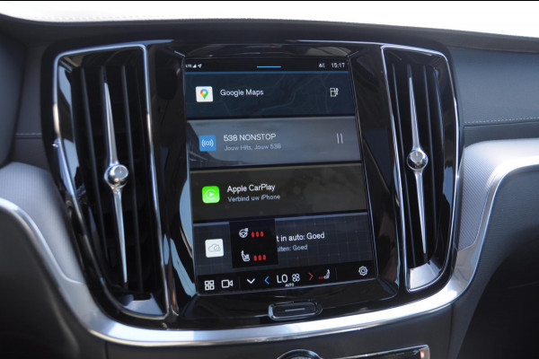 Volvo S60 T6 350PK Automaat Recharge Ultimate Bright / Head-up display / Harman Kardon audio / Panoramadak / BLIS / Elektrisch bedienbare voorstoelen / Memory seats / Verwarmbare stoelen / Keyless entry /