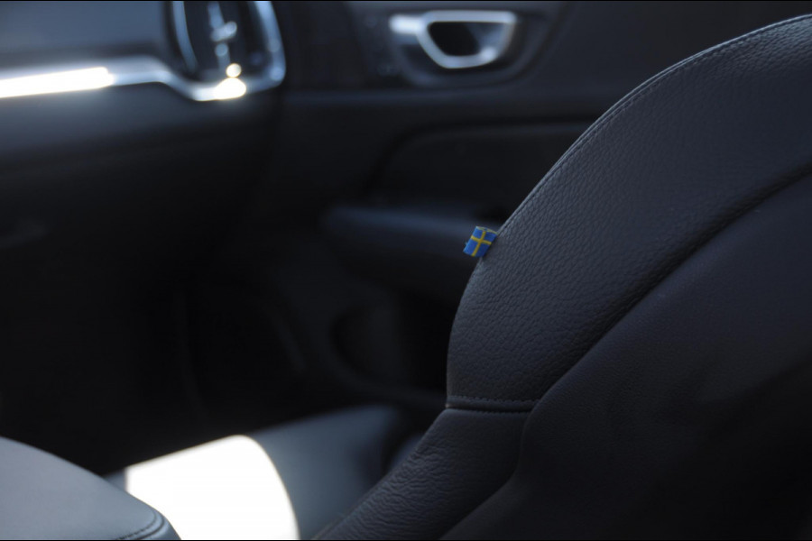 Volvo S60 T6 350PK Automaat Recharge Ultimate Bright / Head-up display / Harman Kardon audio / Panoramadak / BLIS / Elektrisch bedienbare voorstoelen / Memory seats / Verwarmbare stoelen / Keyless entry /