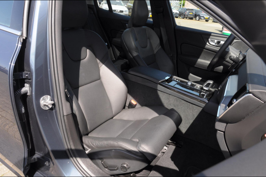 Volvo S60 T6 350PK Automaat Recharge Ultimate Bright / Head-up display / Harman Kardon audio / Panoramadak / BLIS / Elektrisch bedienbare voorstoelen / Memory seats / Verwarmbare stoelen / Keyless entry /