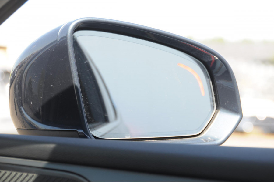 Volvo S60 T6 350PK Automaat Recharge Ultimate Bright / Head-up display / Harman Kardon audio / Panoramadak / BLIS / Elektrisch bedienbare voorstoelen / Memory seats / Verwarmbare stoelen / Keyless entry /