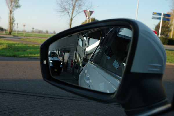 Volkswagen Tiguan 1.4 TSI R-Line Comfortline, Panoramadak, Digitale Cockpit, LED, Stoelverwarming,