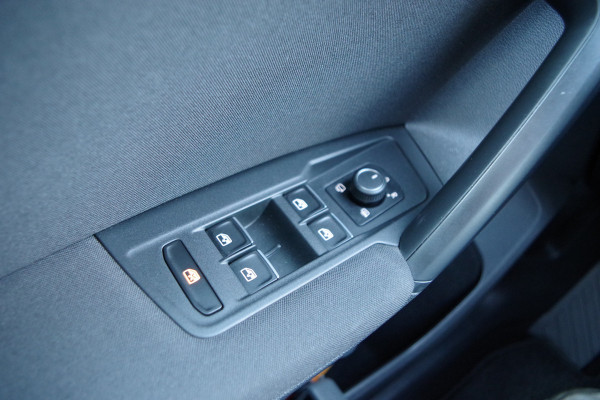 Volkswagen Tiguan 1.4 TSI R-Line Comfortline, Panoramadak, Digitale Cockpit, LED, Stoelverwarming,