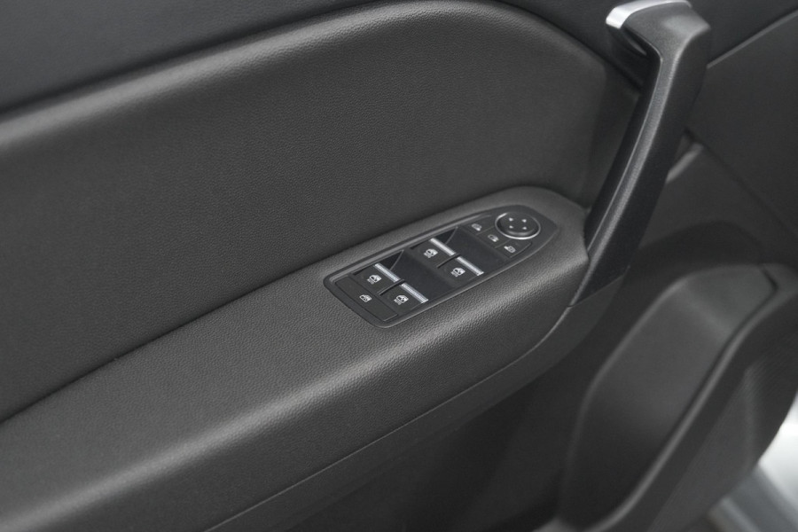 Renault Captur TCe 130 Intens | Camera | Stoelverwarming | Apple Carplay | Parkeersensoren