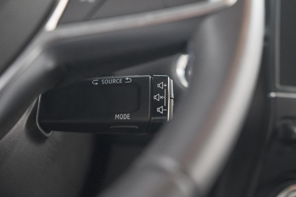 Renault Captur TCe 130 Intens | Camera | Stoelverwarming | Apple Carplay | Parkeersensoren