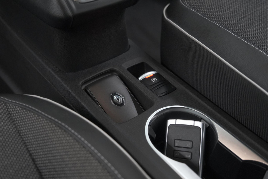 Renault Captur TCe 130 Intens | Camera | Stoelverwarming | Apple Carplay | Parkeersensoren