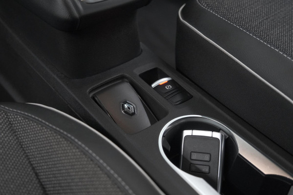 Renault Captur TCe 130 Intens | Camera | Stoelverwarming | Apple Carplay | Parkeersensoren