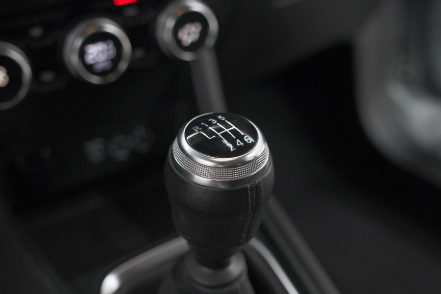 Renault Captur TCe 130 Intens | Camera | Stoelverwarming | Apple Carplay | Parkeersensoren