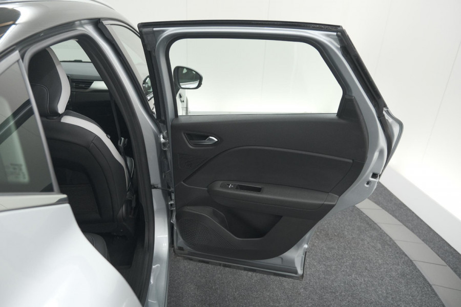 Renault Captur TCe 130 Intens | Camera | Stoelverwarming | Apple Carplay | Parkeersensoren