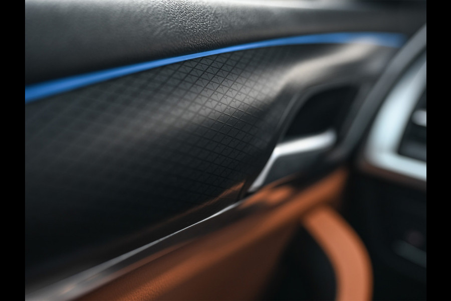 BMW X3 xDrive30e High Executive | PANORAMADAK | HEAD-UP | CAMERA | BLIS | STOELVERWARMING | BMW LASER | HIFI | AMBIANCE SFEER VERLICHTI