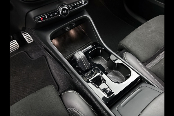 Volvo XC40 2.0 B4 R-Design (Goed OnderH, Camera, Navi, StoelV, Harman/ Kardon, PDC V+A, Etc)