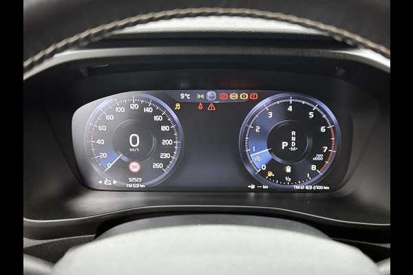 Volvo XC40 2.0 B4 R-Design (Goed OnderH, Camera, Navi, StoelV, Harman/ Kardon, PDC V+A, Etc)