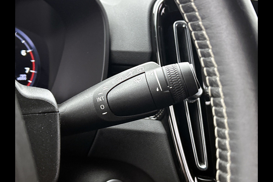 Volvo XC40 2.0 B4 R-Design (Goed OnderH, Camera, Navi, StoelV, Harman/ Kardon, PDC V+A, Etc)