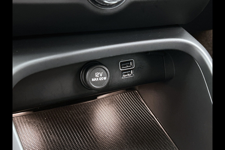 Volvo XC40 2.0 B4 R-Design (Goed OnderH, Camera, Navi, StoelV, Harman/ Kardon, PDC V+A, Etc)