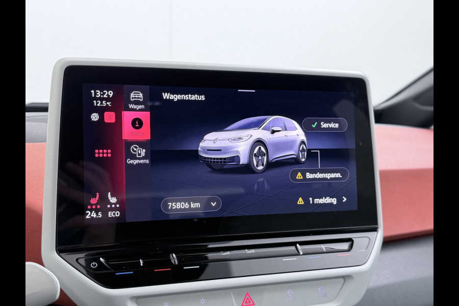 Volkswagen ID.3 First Plus 58kWh Apple Carplay Android Auto Adap.Cruise Lmv 19" Navi Camera Pdc Stoel+Stuurverwarming Keyless Advanced Matrix Led + Dynamisch Led Achterlicht en Isofix DAB Privacy Glas Rijstrooksensor SOH 89% Origineel Nederlandse Auto