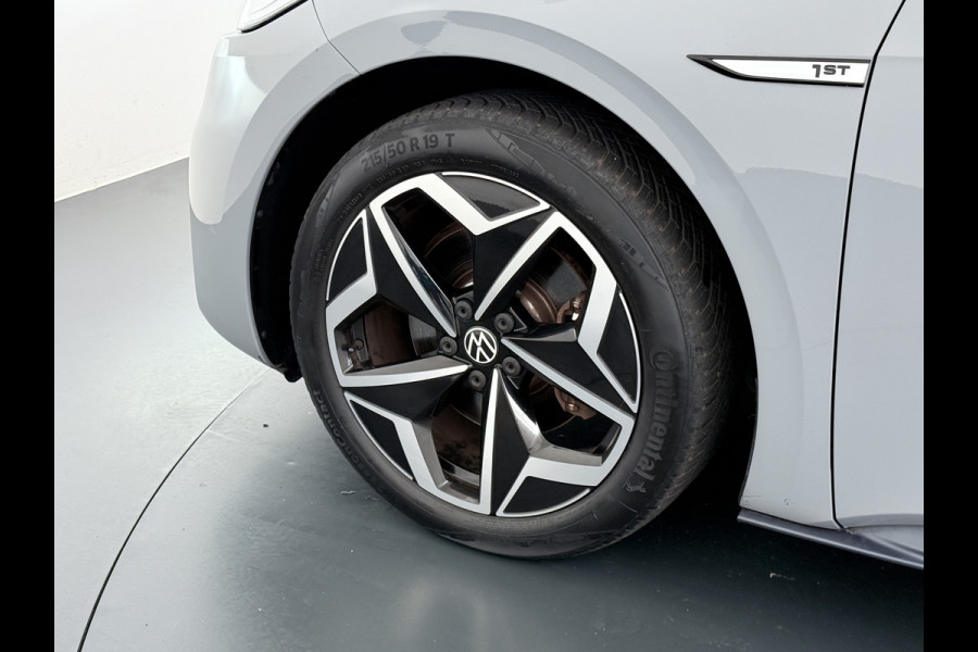 Volkswagen ID.3 First Plus 58kWh Apple Carplay Android Auto Adap.Cruise Lmv 19" Navi Camera Pdc Stoel+Stuurverwarming Keyless Advanced Matrix Led + Dynamisch Led Achterlicht en Isofix DAB Privacy Glas Rijstrooksensor SOH 89% Origineel Nederlandse Auto