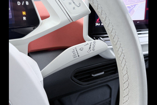 Volkswagen ID.3 First Plus 58kWh Apple Carplay Android Auto Adap.Cruise Lmv 19" Navi Camera Pdc Stoel+Stuurverwarming Keyless Advanced Matrix Led + Dynamisch Led Achterlicht en Isofix DAB Privacy Glas Rijstrooksensor SOH 89% Origineel Nederlandse Auto