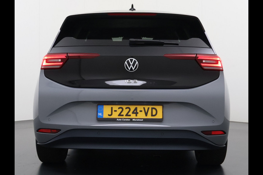 Volkswagen ID.3 First Plus 58kWh Apple Carplay Android Auto Adap.Cruise Lmv 19" Navi Camera Pdc Stoel+Stuurverwarming Keyless Advanced Matrix Led + Dynamisch Led Achterlicht en Isofix DAB Privacy Glas Rijstrooksensor SOH 89% Origineel Nederlandse Auto