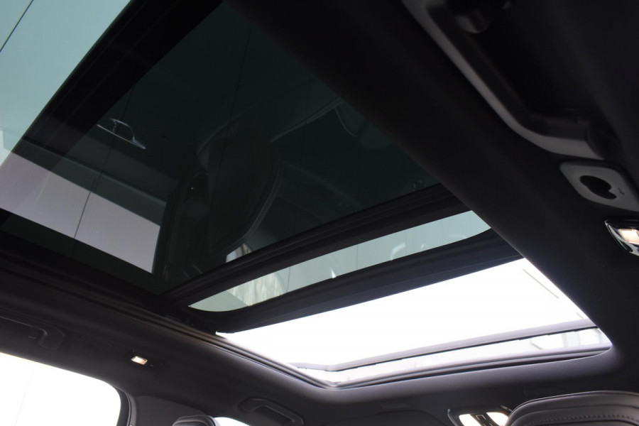 Volvo XC60 T6 350PK Automaat Plug-in hybrid AWD Plus Dark / Panoramadak / Harman Kardon / Luchtvering / 360 camera / Sport stoelen / 21'' velgen / NIEUWPRIJS EUR 81.500,-