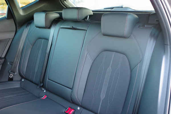 CUPRA Formentor 1.4 e-Hybrid 245 PK VZ Performance, Stuur-Startknop, Kuipstoelen, Carplay