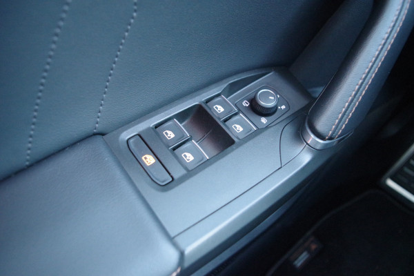 CUPRA Formentor 1.4 e-Hybrid 245 PK VZ Performance, Stuur-Startknop, Kuipstoelen, Carplay