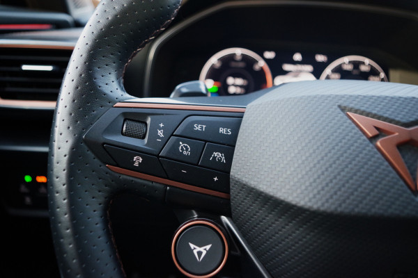 CUPRA Formentor 1.4 e-Hybrid 245 PK VZ Performance, Stuur-Startknop, Kuipstoelen, Carplay