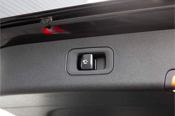 Mercedes-Benz E-Klasse Estate 300 e AMG Premium, Distronic, Leder, Exclusief pakket, 2025