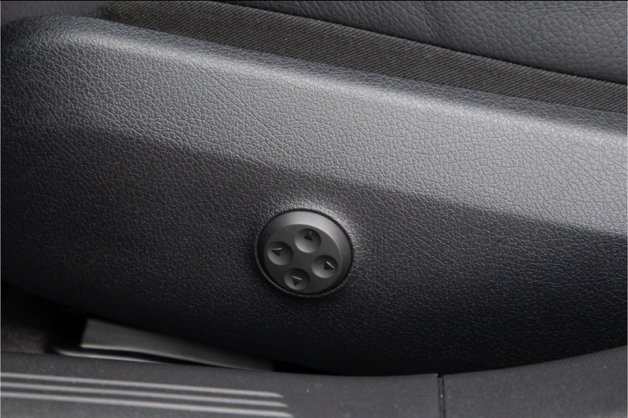 Mercedes-Benz E-Klasse Estate 300 e AMG Premium, Distronic, Leder, Exclusief pakket, 2025