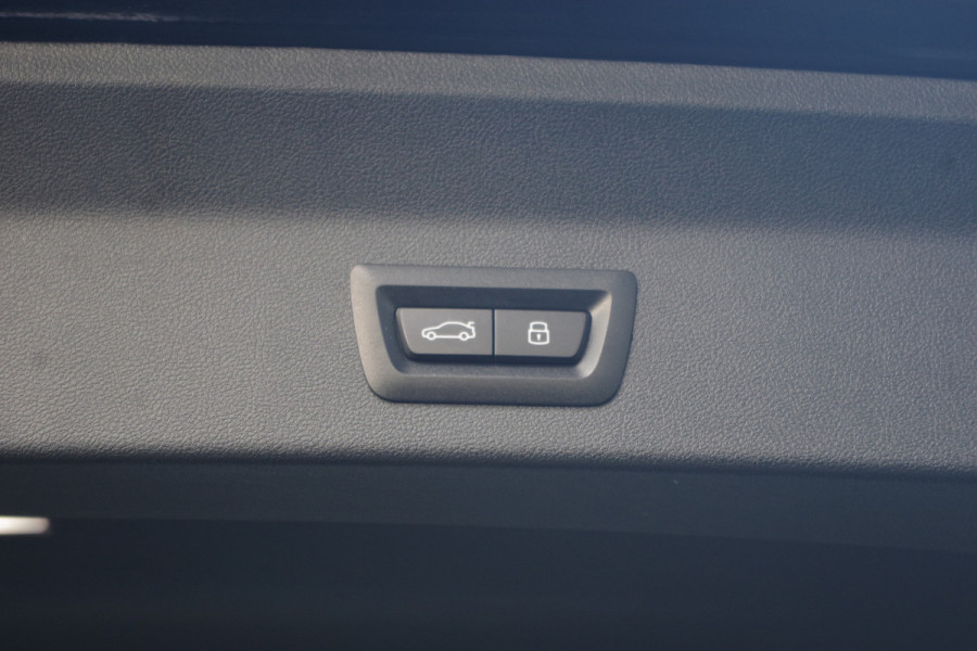 BMW X3 xDrive30e 293 PK High Executive PHEV, Trekhaak, Panoramadak, Head-Up, 360 Camera, Adap. Cruise Control