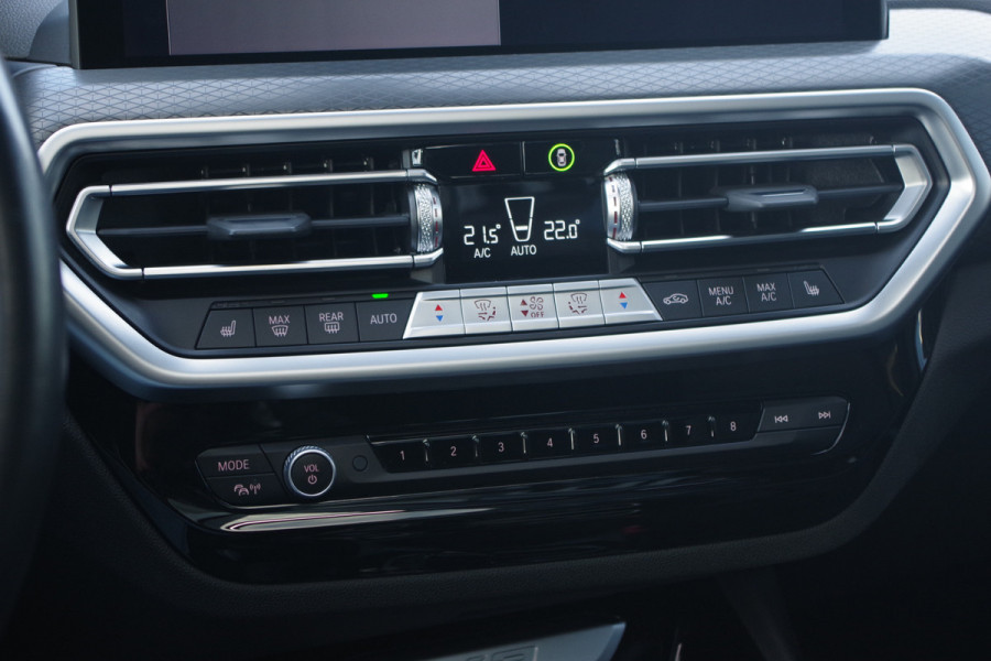 BMW X3 xDrive30e 293 PK High Executive PHEV, Trekhaak, Panoramadak, Head-Up, 360 Camera, Adap. Cruise Control