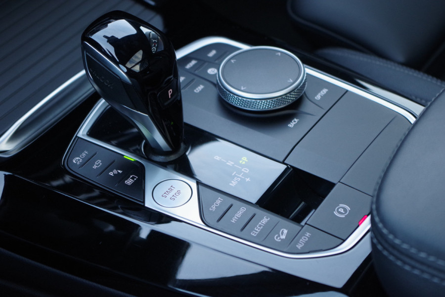 BMW X3 xDrive30e 293 PK High Executive PHEV, Trekhaak, Panoramadak, Head-Up, 360 Camera, Adap. Cruise Control