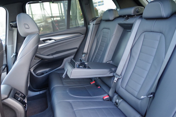 BMW X3 xDrive30e 293 PK High Executive PHEV, Trekhaak, Panoramadak, Head-Up, 360 Camera, Adap. Cruise Control