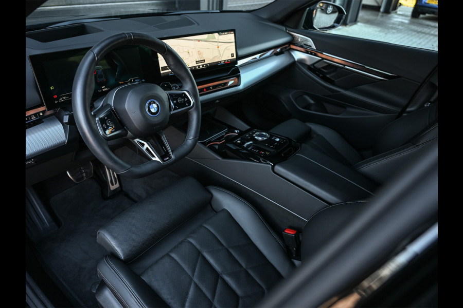 BMW 5 Serie Touring 530e XDRIVE | SHADOW LINE | M-SPORT | COMFORT ACCESS | ACTIVE CRUISE | BOWERS & WILKINS | 360 CAMERA | STUUR- EN STOELVE