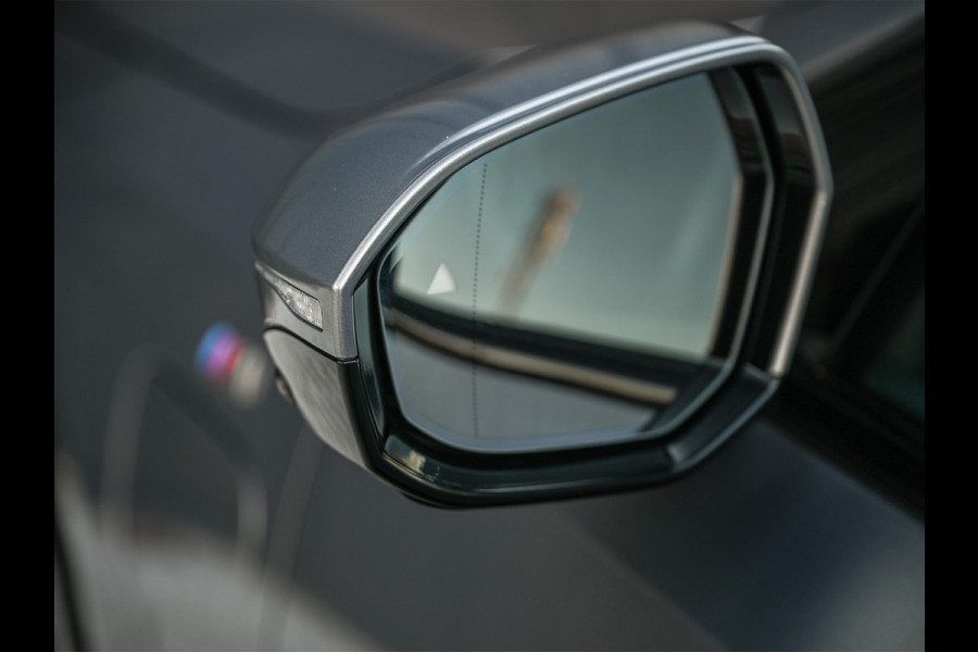 BMW 5 Serie Touring 530e XDRIVE | SHADOW LINE | M-SPORT | COMFORT ACCESS | ACTIVE CRUISE | BOWERS & WILKINS | 360 CAMERA | STUUR- EN STOELVE