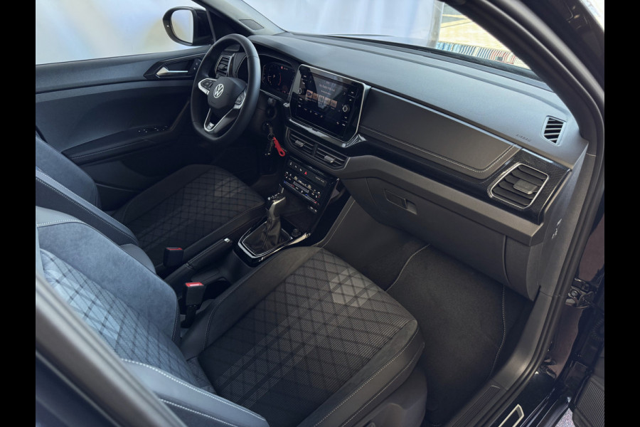 Volkswagen T-Cross ✅ NIEUWE AUTO ✅ 1.5 TSI 150PK R-LINE EDITION TREKHAAK BLINDSPOT LED 18''LMV IQ CAMERA STOELVERW ✅2025✅ "Volkswagen rijden begint bij Topautos.nl – 75 topmodellen direct op voorraad!"