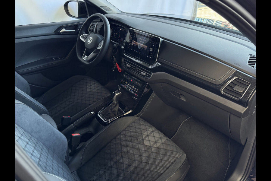 Volkswagen T-Cross ✅ NIEUWE AUTO ✅ 1.5 TSI 150PK R-LINE EDITION TREKHAAK BLINDSPOT LED 18''LMV IQ CAMERA STOELVERW ✅2025✅ "Volkswagen rijden begint bij Topautos.nl – 75 topmodellen direct op voorraad!"